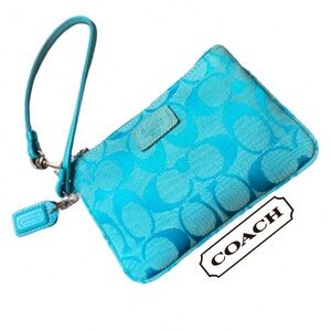 COACH RARE color wristlet